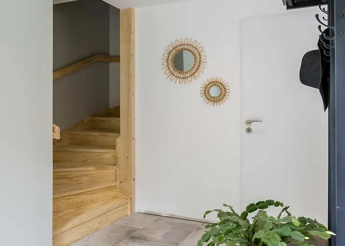 Semesterbostad De Lamourelle Lacquy