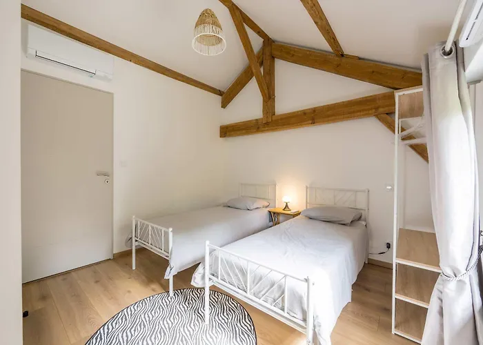 Semesterbostad De Lamourelle *