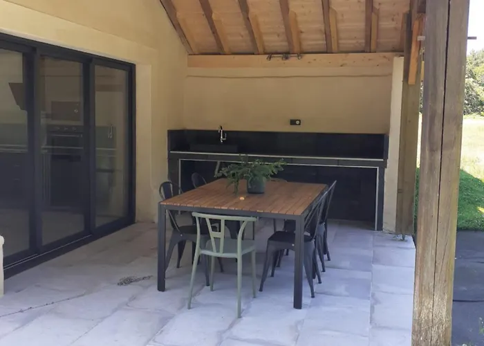 Semesterbostad De Lamourelle